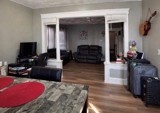 55 Alton St in Providence, RI - Foto de edificio - Building Photo