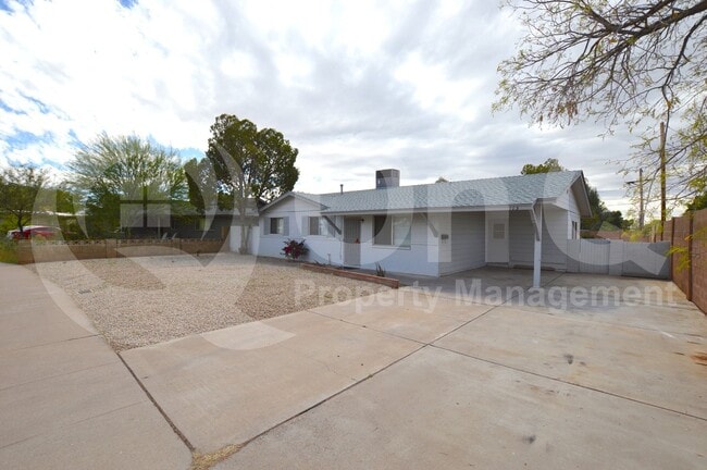 property at 713 E Campus Dr