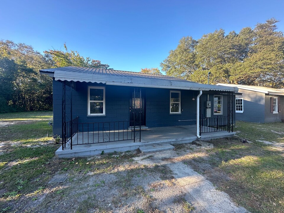 5327 Beulah Ave in Eastman, GA - Building Photo