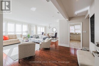 8-8 Ridge Hill Dr in Toronto, ON - Building Photo - Building Photo