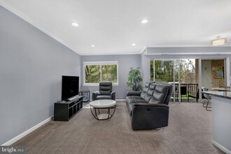 12201 Academy Way in North Bethesda, MD - Foto de edificio - Building Photo