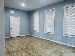 5573 Singleton Rd in Norcross, GA - Building Photo - Building Photo