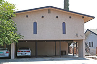 430 S Garden St in Visalia, CA - Foto de edificio - Building Photo