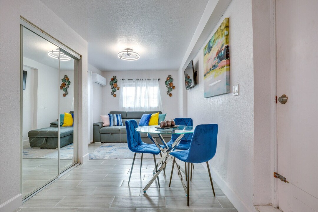 19630 NW 5th Ave in Miami, FL - Building Photo