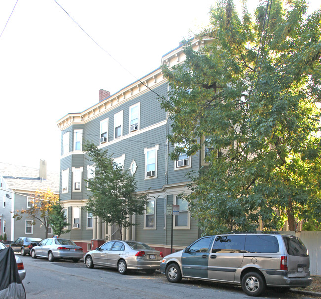 26 Pleasant St in Cambridge, MA - Foto de edificio - Building Photo