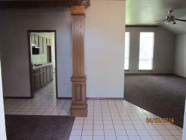 12020 Moon Beam Dr in Oklahoma City, OK - Building Photo - Building Photo