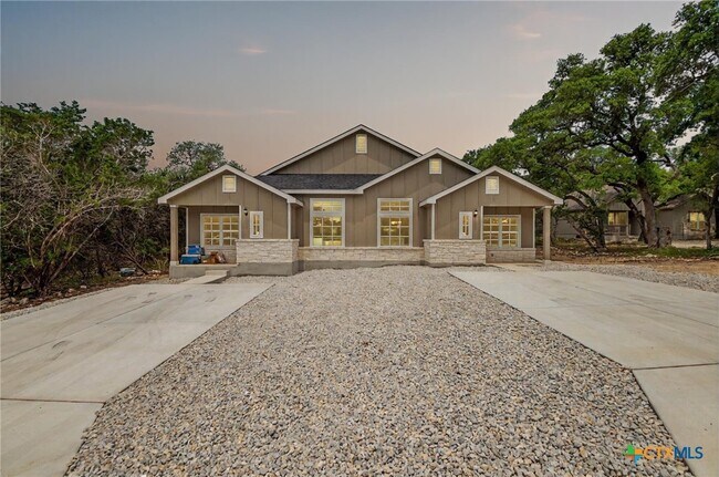 192 Weatherby Dr in Spring Branch, TX - Building Photo - Building Photo