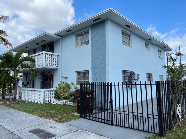 145 W 20th St in Hialeah, FL - Building Photo - Building Photo