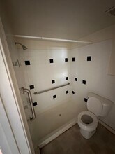 1063 W 48th St in Norfolk, VA - Building Photo - Building Photo