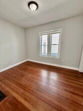1085 Dorchester Ave, Unit 2 in Boston, MA - Foto de edificio - Building Photo