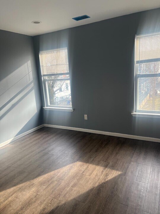 4 Derby St in East Orange, NJ - Building Photo