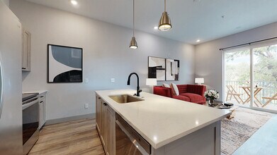 Dio in Denver, CO - Foto de edificio - Building Photo