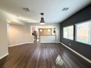 10581 Cliff Lake St in Las Vegas, NV - Building Photo - Building Photo