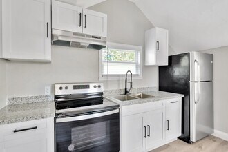 1515 Sadlon Ave in Clearwater, FL - Building Photo - Building Photo