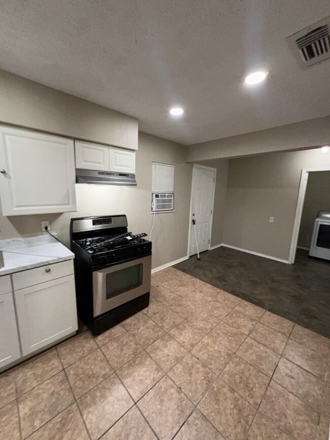 property at 4410 Brisbane St