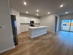 15640 Tillane Pk Dr in Athens, AL - Building Photo - Building Photo