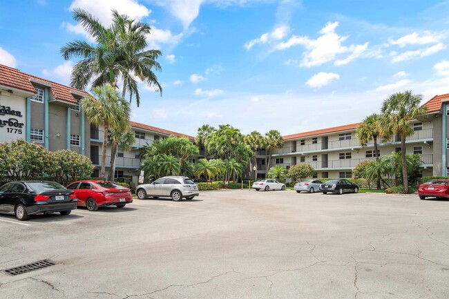 1775 N Andrews Sq, Unit 102W in Fort Lauderdale, FL - Building Photo - Building Photo