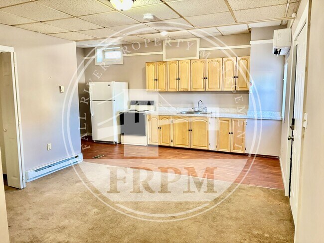 58 Main Rd, Unit Studio 58-62 Main Rd in Tiverton, RI - Building Photo - Building Photo