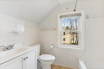 17 Bowman St in Lexington, MA - Building Photo - Building Photo