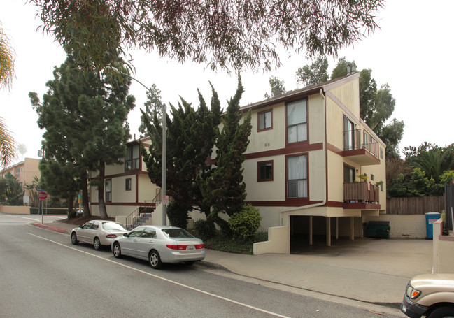 323 Bicknell Ave in Santa Monica, CA - Building Photo - Building Photo