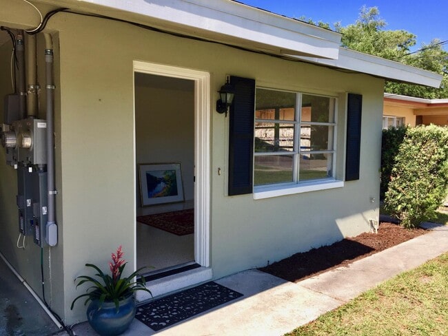 3331 Dryer Ave, Unit 3331 in Largo, FL - Building Photo - Building Photo