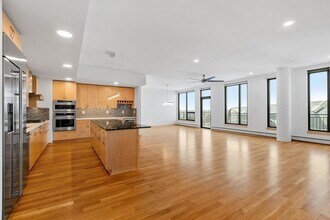 1240 S 2nd St in Minneapolis, MN - Building Photo - Building Photo