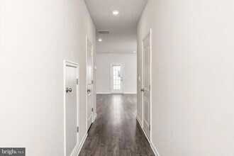 59 Peregrine Way in Burlington, NJ - Building Photo - Building Photo