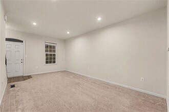 2042 Track Cir in Fredericksburg, VA - Building Photo - Building Photo