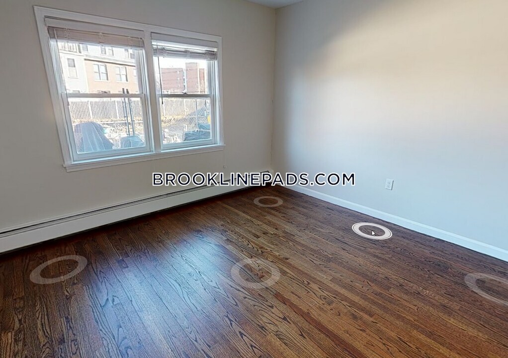 50 Kent St in Brookline, MA - Building Photo