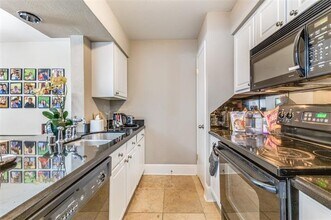 5908 Sandhurst Ln in Dallas, TX - Building Photo - Building Photo