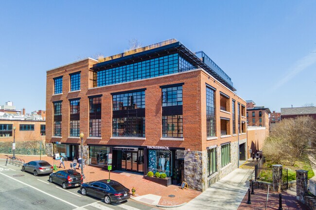 1057 Wisconsin Ave NW