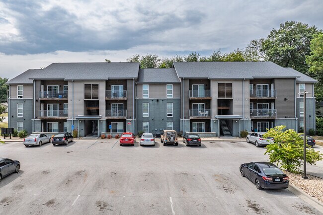 Markland/Wiles Apartments in Springfield, MO - Building Photo - Building Photo