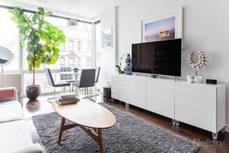 425 E 13th St, Unit 6-H in New York, NY - Building Photo - Building Photo
