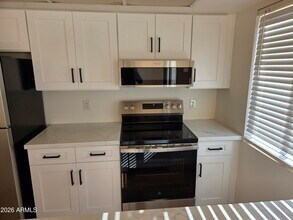 2609 W Canyon Crest Cir in Phoenix, AZ - Building Photo - Building Photo