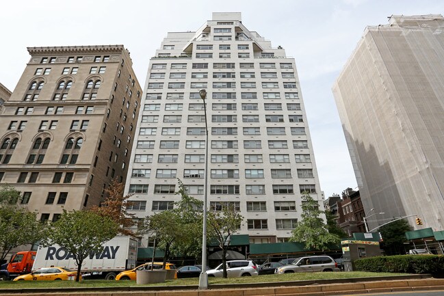 646-652 Park Ave in New York, NY - Foto de edificio - Building Photo