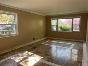 16-05 Bell Blvd in Queens, NY - Building Photo - Building Photo