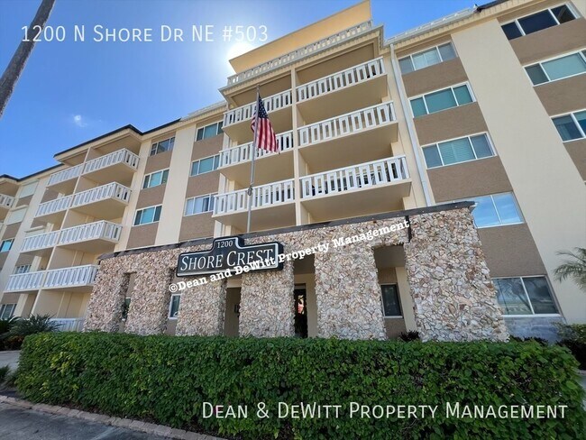 1200 N Shore Dr NE in St. Petersburg, FL - Building Photo - Building Photo