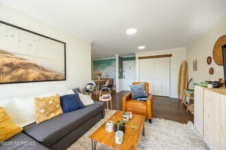 75 Whitefield Ave in Ocean Grove, NJ - Building Photo - Building Photo