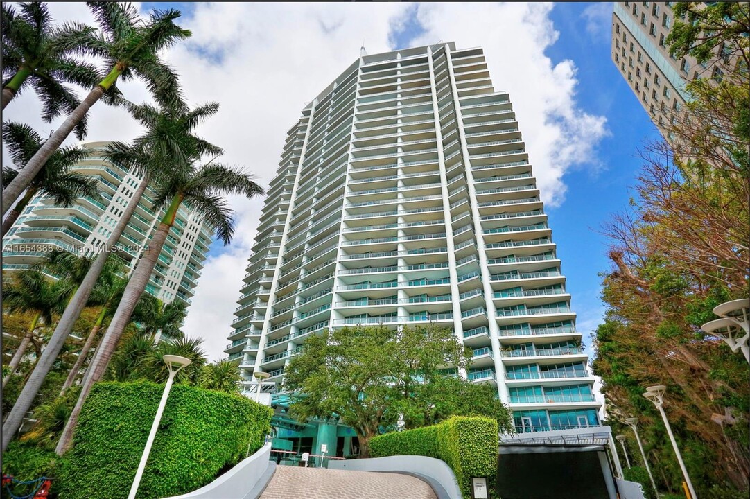 2627 S Bayshore Dr, Unit 607 in Miami, FL - Foto de edificio