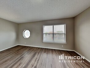 27 Weathering Creek in San Antonio, TX - Building Photo - Building Photo