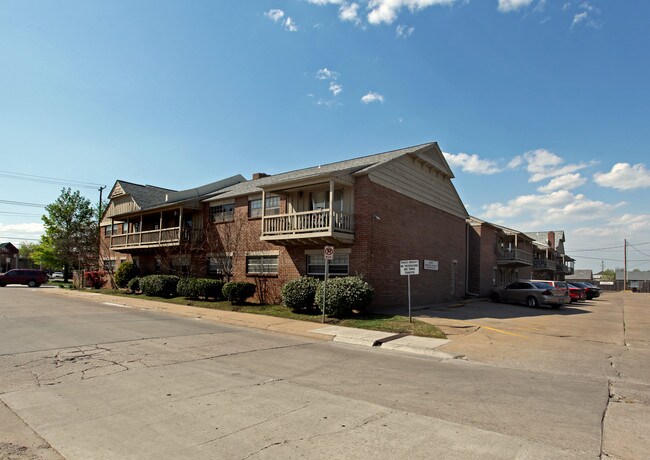 4517 S Peoria Ave in Tulsa, OK - Foto de edificio - Building Photo