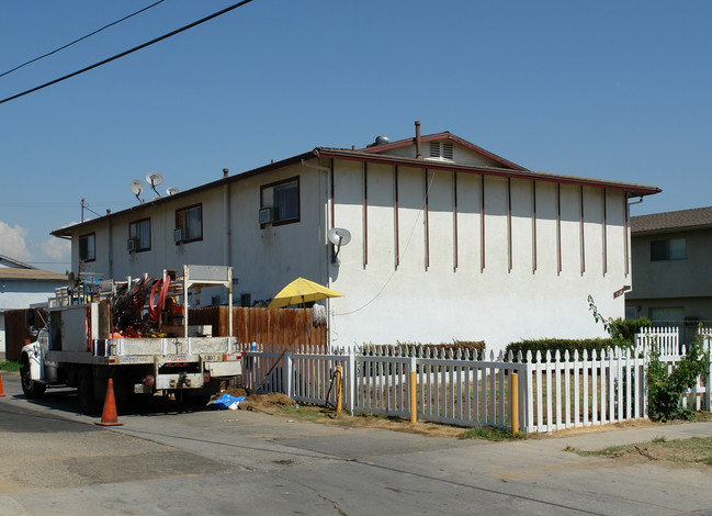 928 N Vicentia Ave in Corona, CA - Building Photo - Building Photo