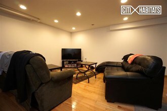 542 E 82nd St-Unit -1 in New York, NY - Building Photo - Building Photo