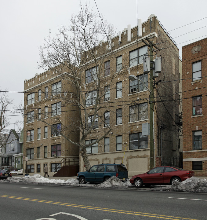 Kennedy Manor in Jersey City, NJ - Foto de edificio