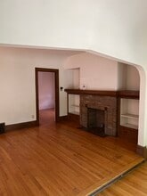 3605 N Maryland Ave, Unit 1 in Shorewood, WI - Foto de edificio - Building Photo