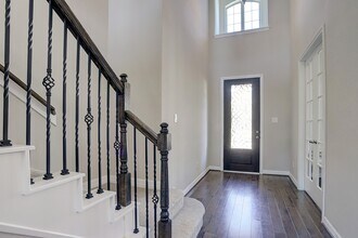 34427 Spring Creek Cir in Pinehurst, TX - Building Photo - Building Photo
