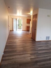1305-1307 Shaker Pl in Moses Lake, WA - Foto de edificio - Building Photo