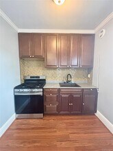 92 Wavecrest St in Valley Stream, NY - Building Photo - Building Photo