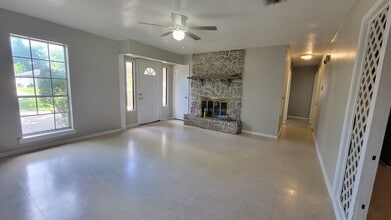 4909 Dahlia Dr in Bossier City, LA - Building Photo - Building Photo