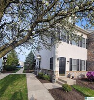 1783 Chateau Pl in Easton, PA - Building Photo
